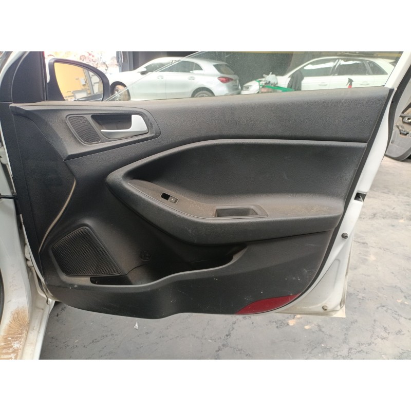 Recambio de guarnecido puerta delantera derecha para hyundai i20 ii (gb, ib) 1.2 referencia OEM IAM   