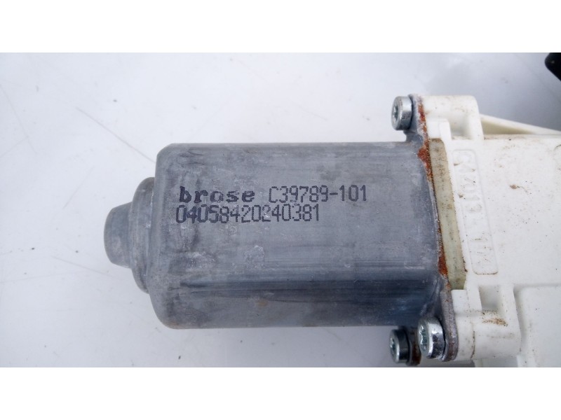 Recambio de elevalunas trasero derecho para land rover range rover velar referencia OEM IAM C39789101  