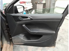 GUARNECIDO PUERTA DELANTERA DERECHA 