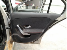 GUARNECIDO PUERTA TRASERA DERECHA 