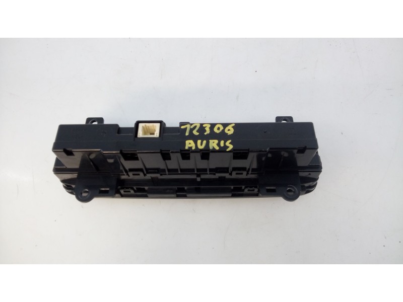Recambio de mando climatizador para toyota auris active referencia OEM IAM 5590002C60  