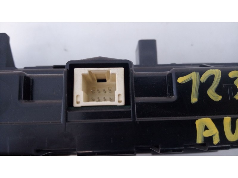 Recambio de mando climatizador para toyota auris active referencia OEM IAM 5590002C60  