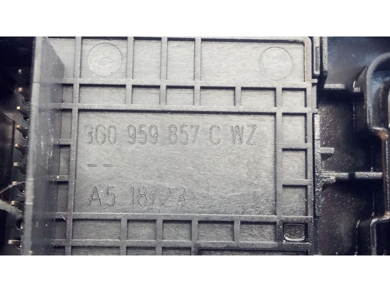 Recambio de mando elevalunas delantero izquierdo para volkswagen touareg r-line 4 motion referencia OEM IAM 3G0959857C  