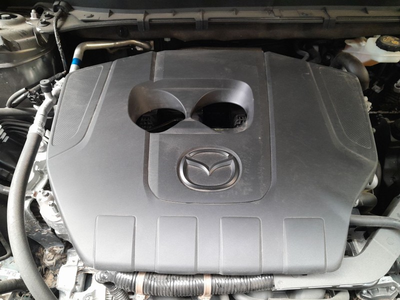 Recambio de tapa motor para mazda cx-5 (kf) 2.0 referencia OEM IAM   