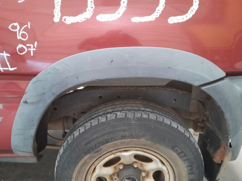 Recambio de aletin trasero izquierdo para nissan terrano ii (r20) 2.7 tdi 4wd referencia OEM IAM   