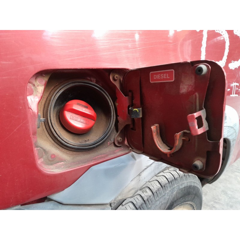 Recambio de tapa exterior combustible para nissan terrano ii (r20) 2.7 tdi 4wd referencia OEM IAM   