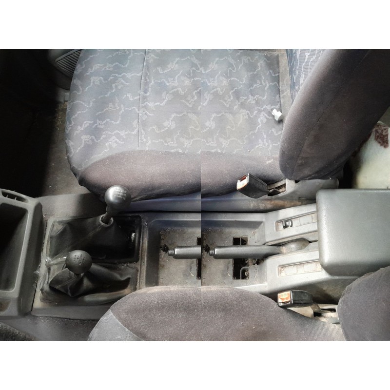 Recambio de consola central para nissan terrano ii (r20) 2.7 tdi 4wd referencia OEM IAM   