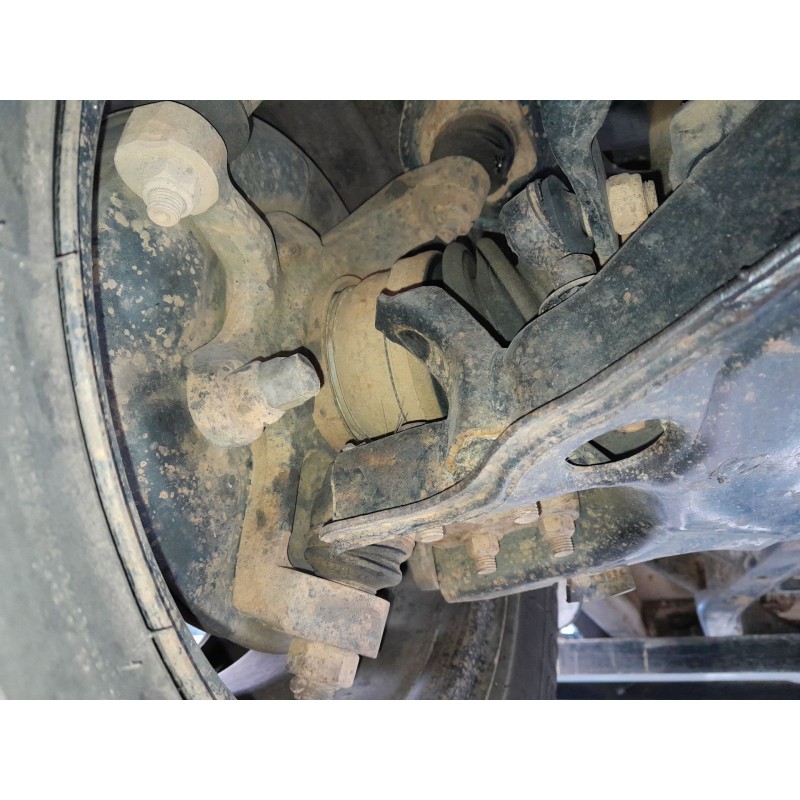 Recambio de mangueta delantera derecha para nissan terrano ii (r20) 2.7 tdi 4wd referencia OEM IAM   