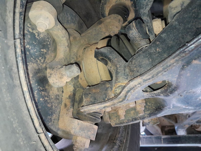 Recambio de mangueta delantera derecha para nissan terrano ii (r20) 2.7 tdi 4wd referencia OEM IAM   