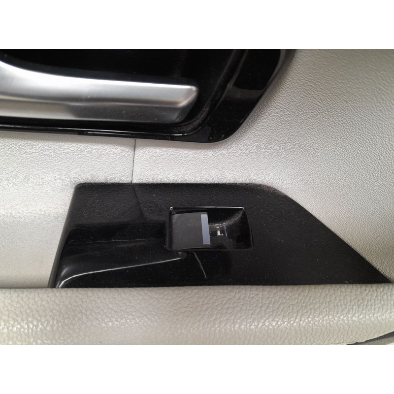 Recambio de mando elevalunas trasero izquierdo para land rover range rover evoque (l538) 2.0 d 4x4 referencia OEM IAM   
