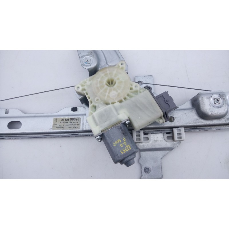 Recambio de elevalunas delantero derecho para peugeot 5008 referencia OEM IAM 9682808880 914241100 