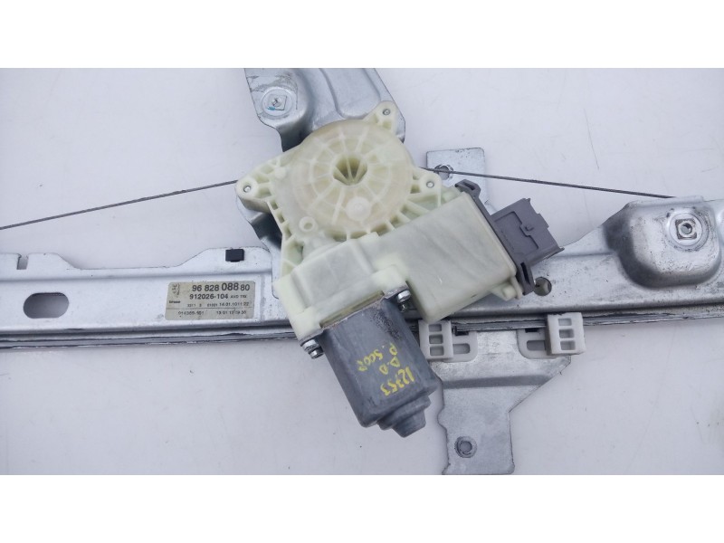 Recambio de elevalunas delantero derecho para peugeot 5008 referencia OEM IAM 9682808880 914241100 