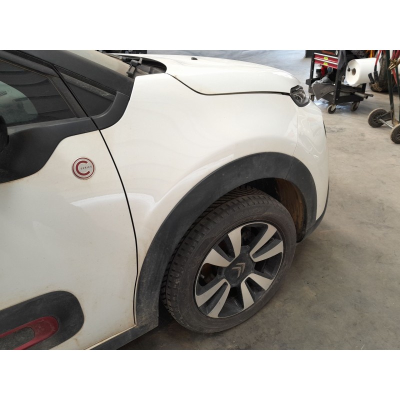 Recambio de aleta delantera derecha para citroën c3 iii (sx) 1.2 puretech 82 referencia OEM IAM   