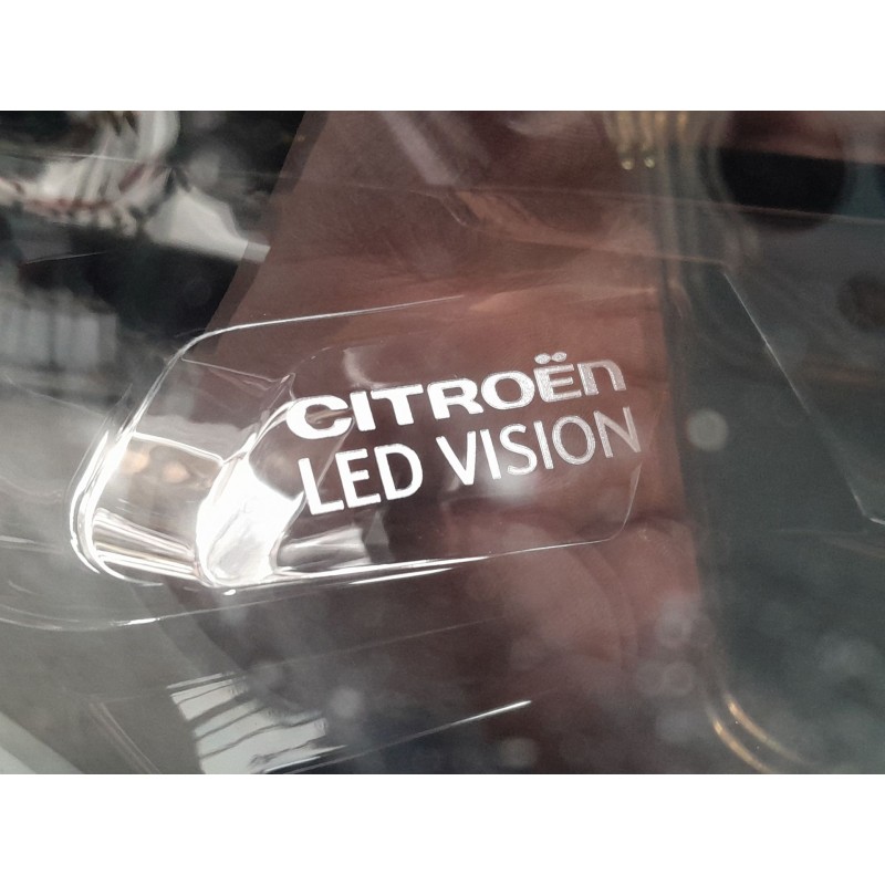 Recambio de faro izquierdo xenon para citroën c3 iii (sx) 1.2 puretech 82 referencia OEM IAM   