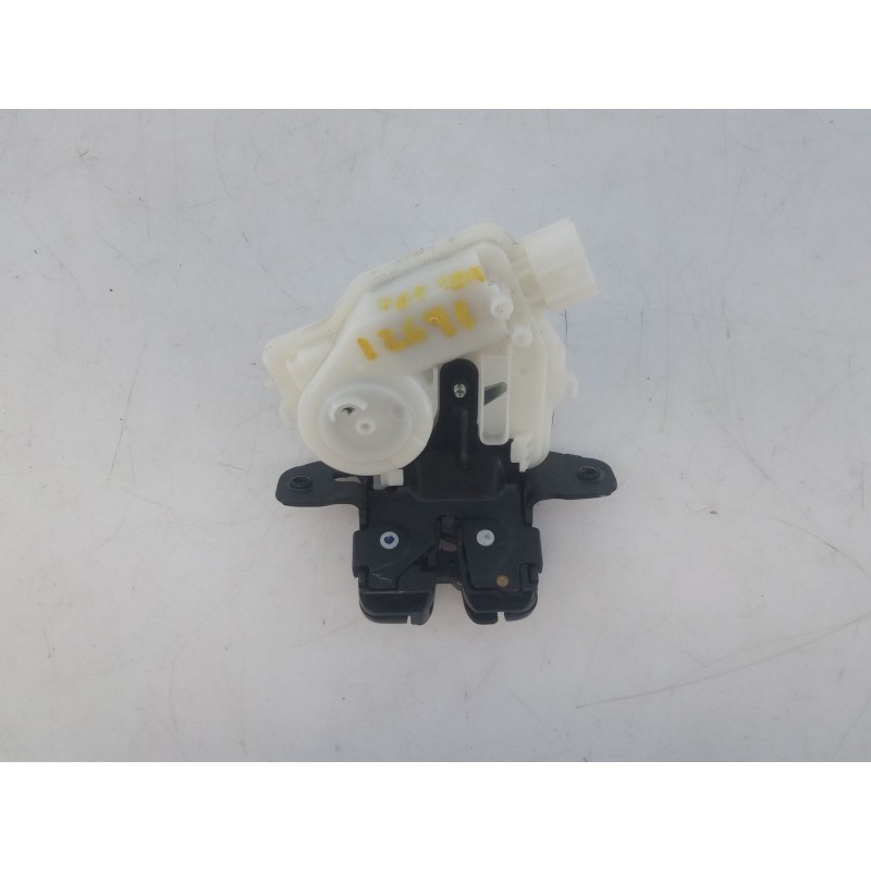 Recambio de cerradura maletero / porton para toyota yaris hybrid active referencia OEM IAM   