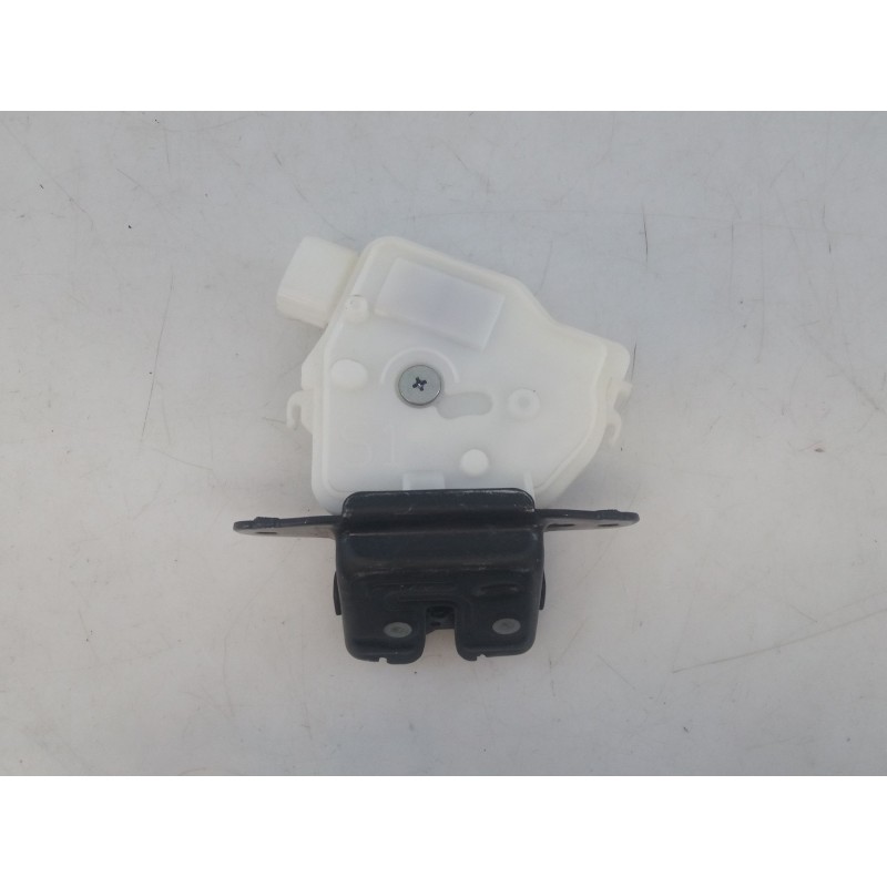 Recambio de cerradura maletero / porton para toyota yaris hybrid active referencia OEM IAM   