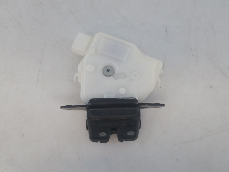 Recambio de cerradura maletero / porton para toyota yaris hybrid active referencia OEM IAM   