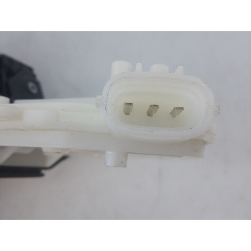 Recambio de cerradura maletero / porton para toyota yaris hybrid active referencia OEM IAM   