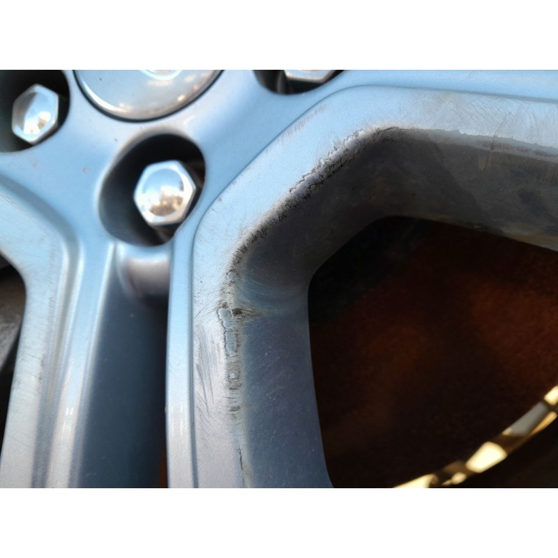 Recambio de llanta para land rover range rover evoque (l551) 2.0 d150 mhev 4x4 referencia OEM IAM 235/60/18  