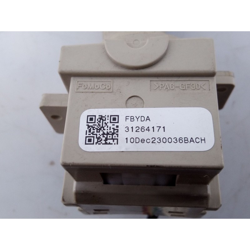 Recambio de mando limpia para volvo xc70 kinetic referencia OEM IAM 31264171  