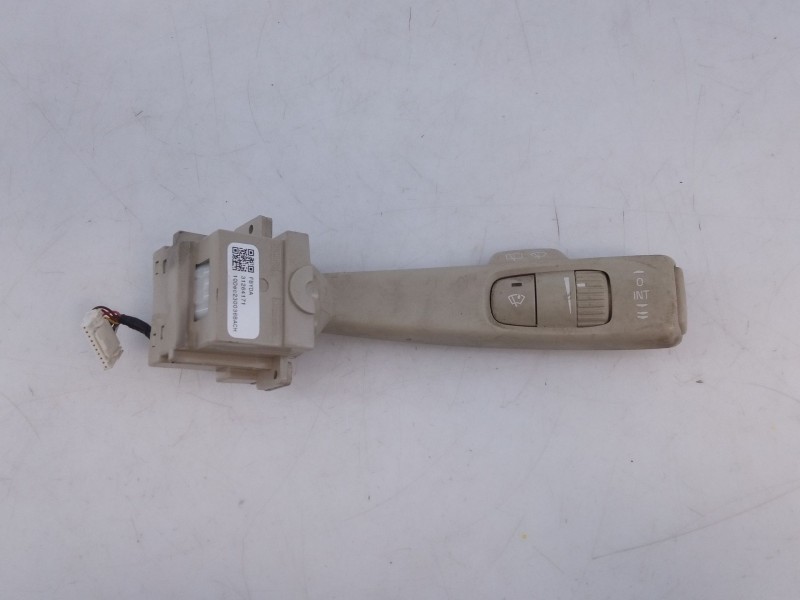 Recambio de mando limpia para volvo xc70 kinetic referencia OEM IAM 31264171  
