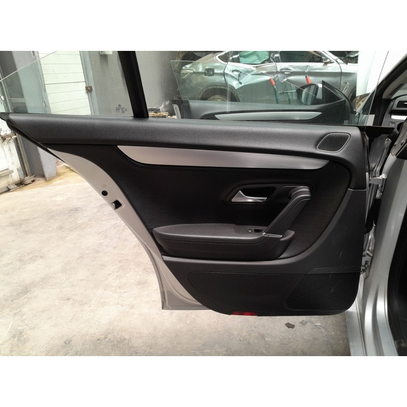Recambio de guarnecido puerta trasera izquierda para volkswagen passat cc passat cc referencia OEM IAM   