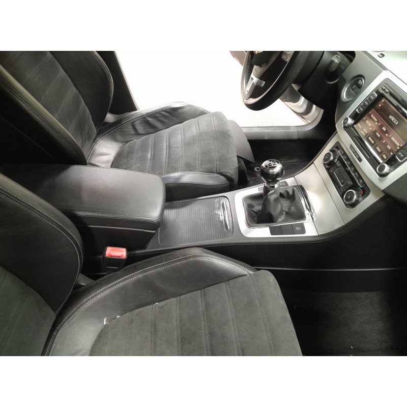 Recambio de consola central para volkswagen passat cc passat cc referencia OEM IAM   