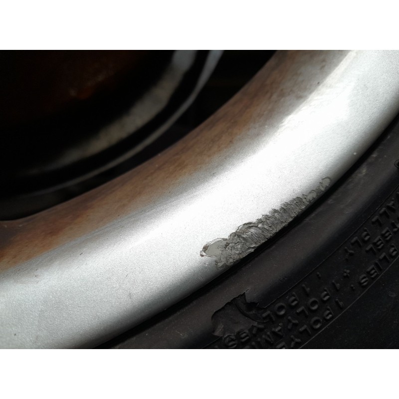 Recambio de llanta para volkswagen passat cc passat cc referencia OEM IAM 235/40/18  