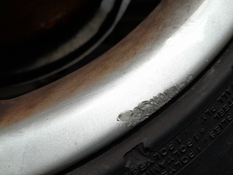 Recambio de llanta para volkswagen passat cc passat cc referencia OEM IAM 235/40/18  