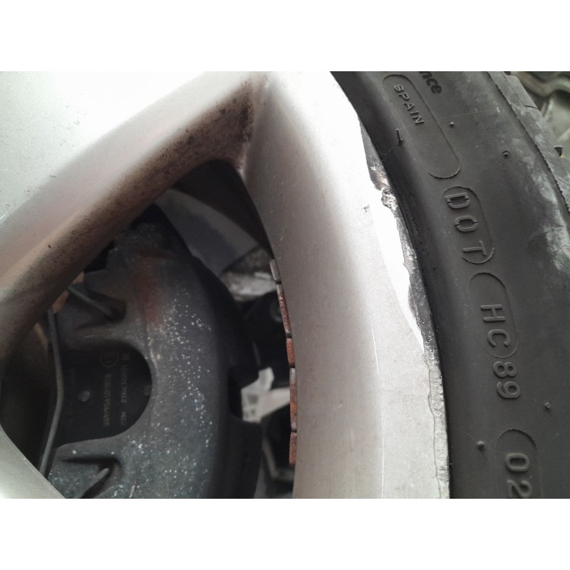 Recambio de llanta para volkswagen passat cc passat cc referencia OEM IAM 235/40/18  