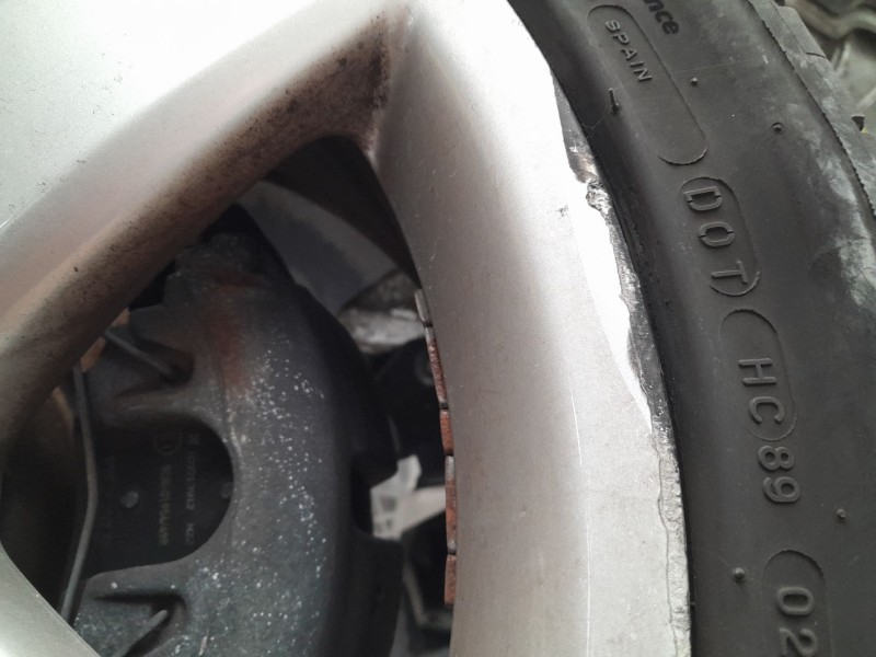 Recambio de llanta para volkswagen passat cc passat cc referencia OEM IAM 235/40/18  