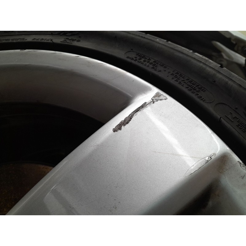 Recambio de llanta para volkswagen passat cc passat cc referencia OEM IAM 235/40/18  