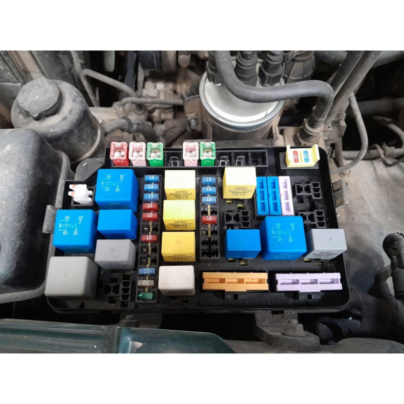 Recambio de caja reles / fusibles para hyundai terracan (hp) 2.9 crdi 4wd referencia OEM IAM   