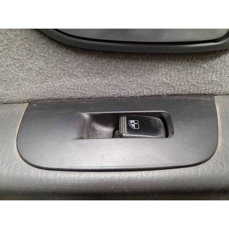 Recambio de mando elevalunas trasero derecho para hyundai terracan (hp) 2.9 crdi 4wd referencia OEM IAM   