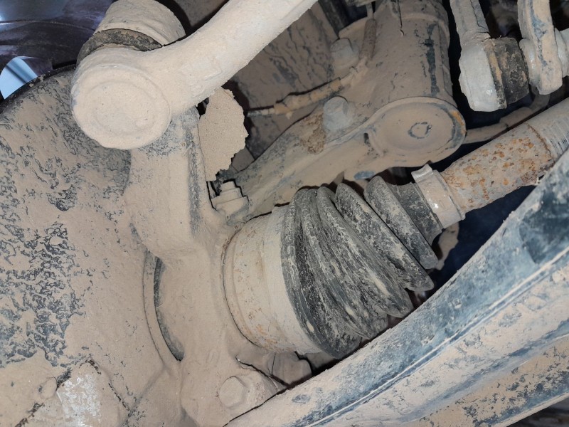 Recambio de mangueta delantera izquierda para ford ecosport 1.0 ecoboost referencia OEM IAM   