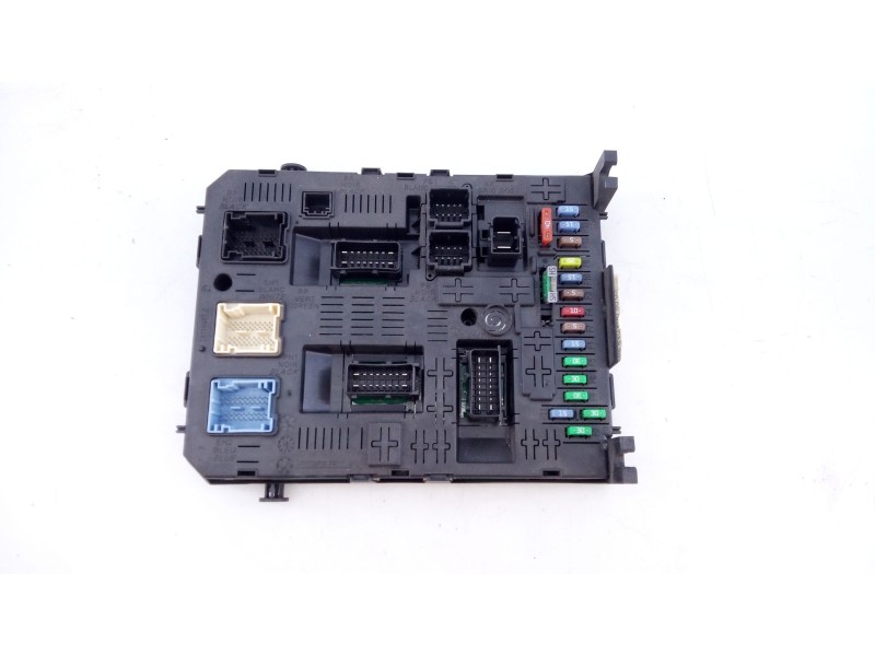 Recambio de caja reles / fusibles para peugeot 407 (6d_) 2.0 hdi (6drhrh) referencia OEM IAM 966405908002  