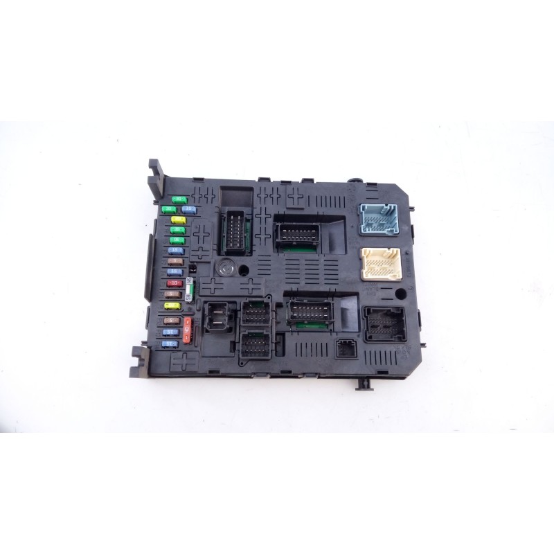 Recambio de caja reles / fusibles para peugeot 5008 referencia OEM IAM 966405908002  