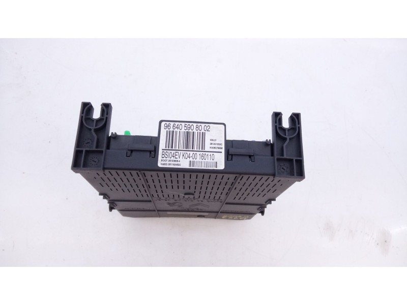 Recambio de caja reles / fusibles para peugeot 5008 referencia OEM IAM 966405908002  