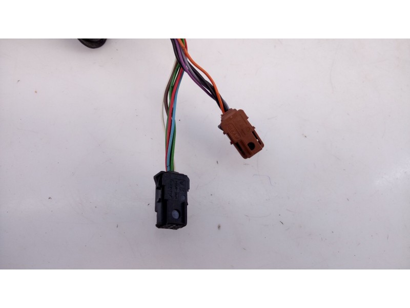 Recambio de retrovisor derecho electrico para peugeot 5008 referencia OEM IAM   