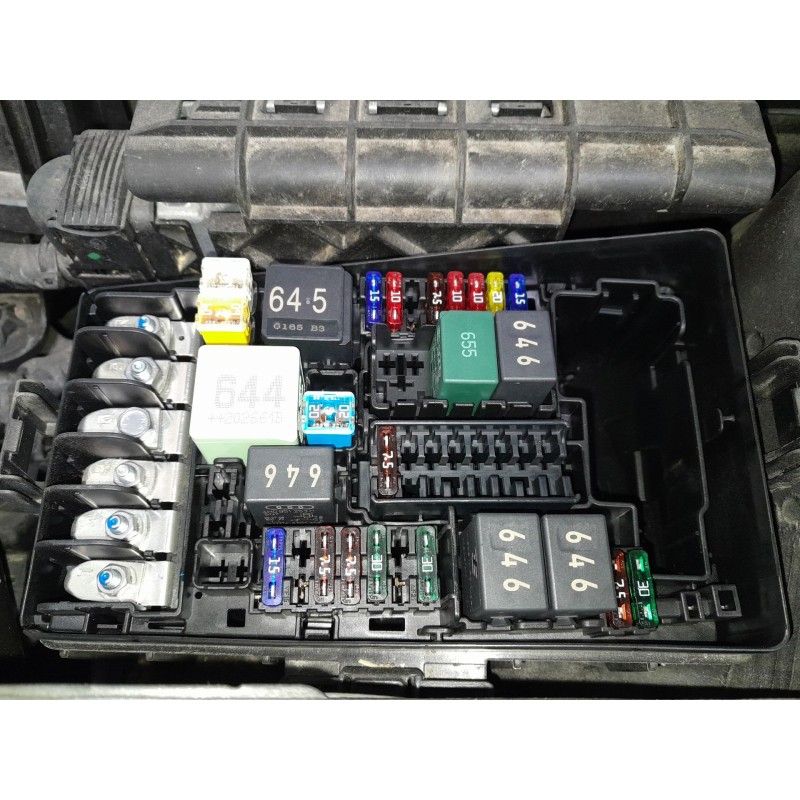 Recambio de caja reles / fusibles para audi q2 (gab, gag) 35 tfsi referencia OEM IAM   