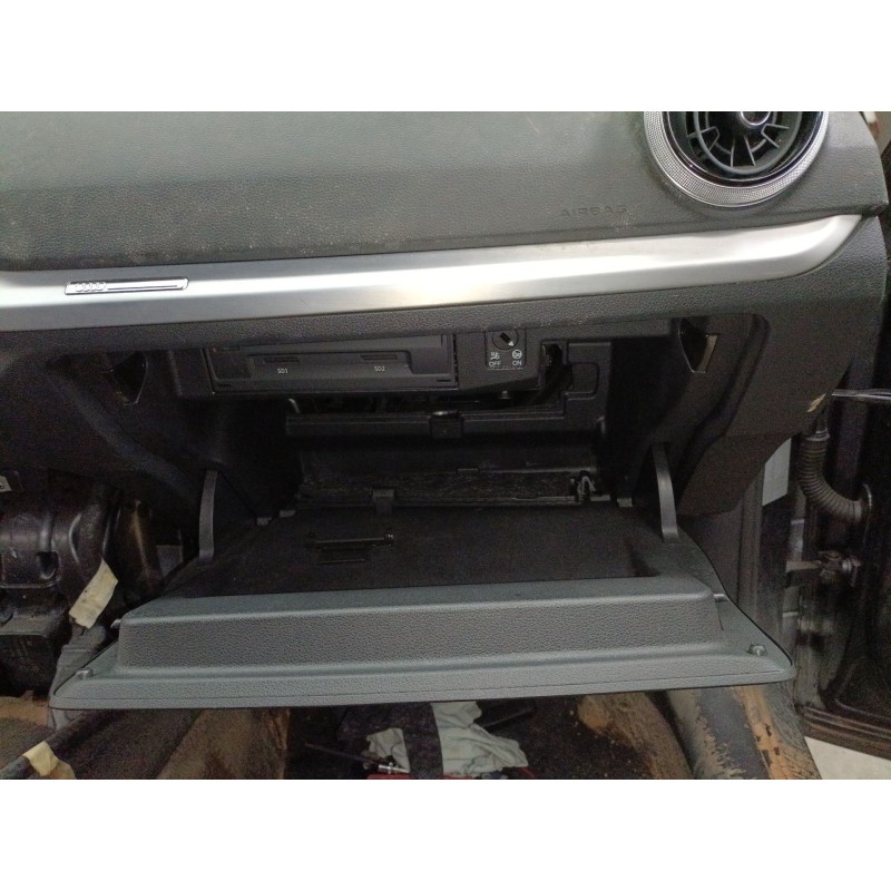 Recambio de guantera para audi q2 (gab, gag) 35 tfsi referencia OEM IAM   