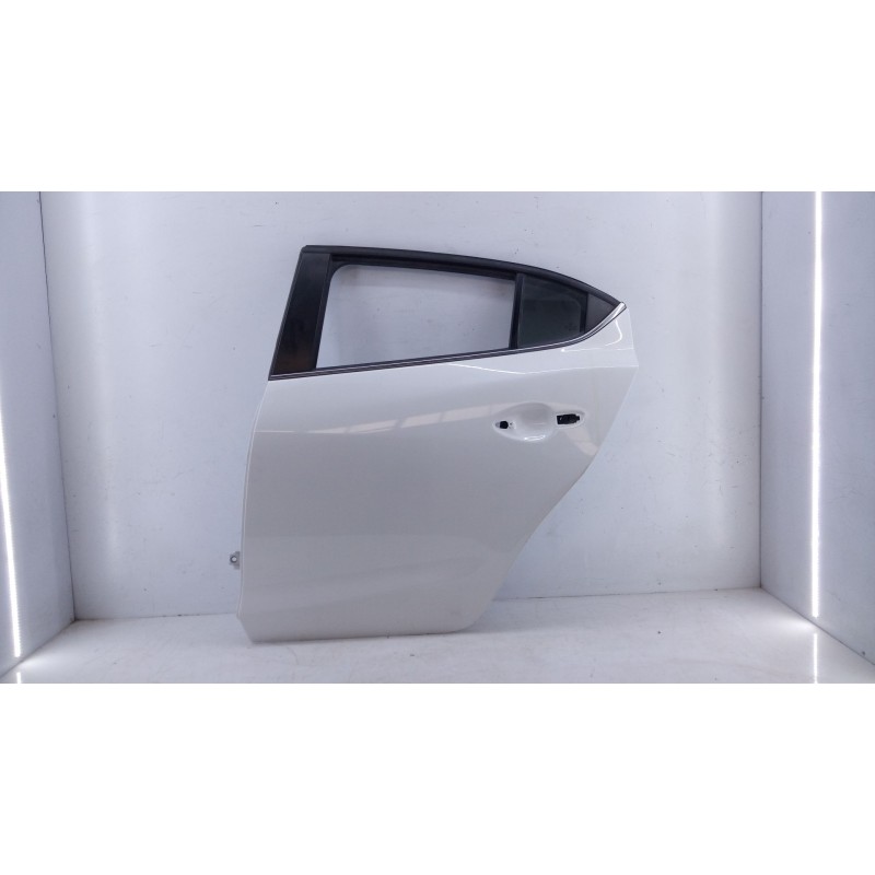 Recambio de puerta trasera izquierda para mazda 3 lim. () evolution referencia OEM IAM   