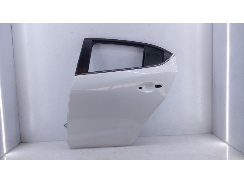 Recambio de puerta trasera izquierda para mazda 3 lim. () evolution referencia OEM IAM   