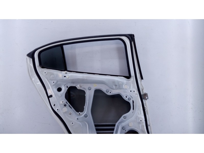 Recambio de puerta trasera izquierda para mazda 3 lim. () evolution referencia OEM IAM   