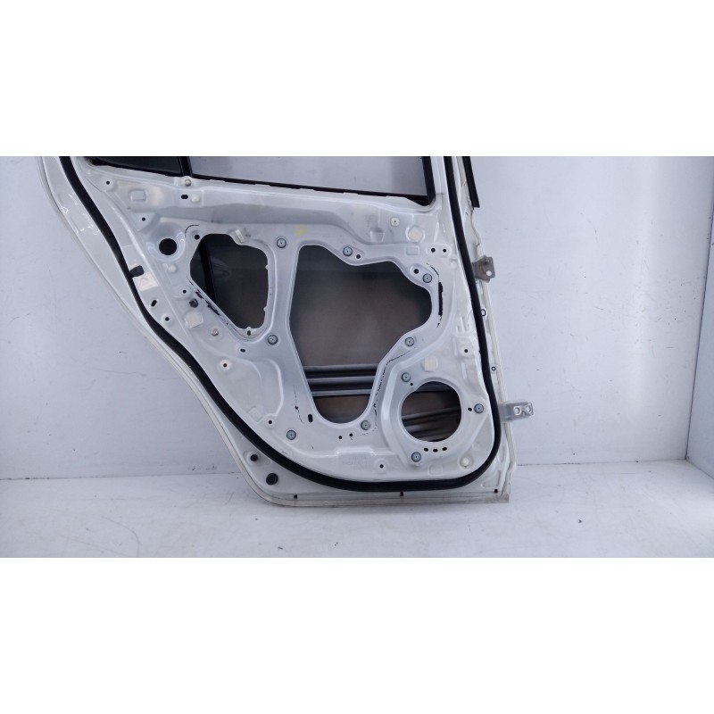 Recambio de puerta trasera izquierda para mazda 3 lim. () evolution referencia OEM IAM   