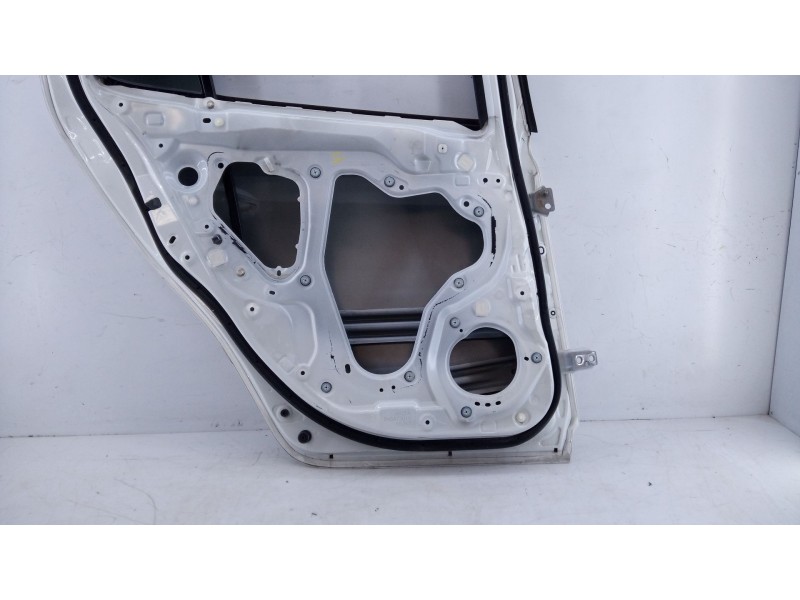 Recambio de puerta trasera izquierda para mazda 3 lim. () evolution referencia OEM IAM   