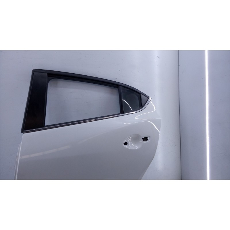 Recambio de puerta trasera izquierda para mazda 3 lim. () evolution referencia OEM IAM   
