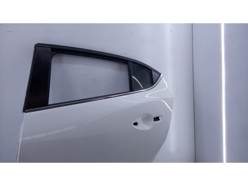 Recambio de puerta trasera izquierda para mazda 3 lim. () evolution referencia OEM IAM   