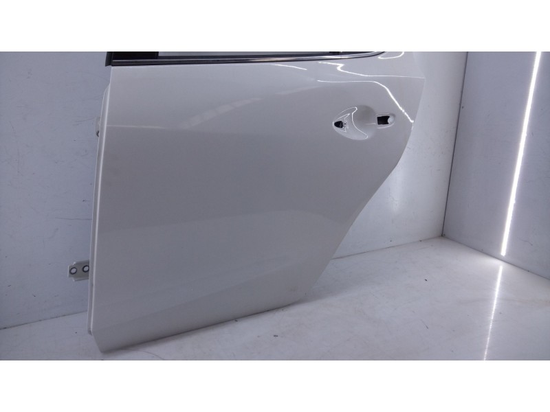 Recambio de puerta trasera izquierda para mazda 3 lim. () evolution referencia OEM IAM   
