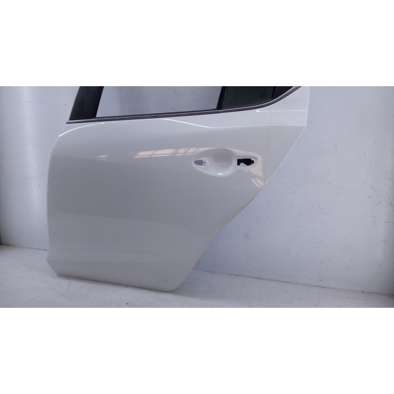 Recambio de puerta trasera izquierda para mazda 3 lim. () evolution referencia OEM IAM   